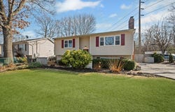 8 Croley Street, Huntington, NY 11743
