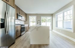 204 BARCLAY STREET, BURLINGTON, NJ 08016