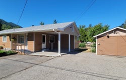 76376 RIVER RD, Oakridge, OR 97463