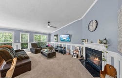 6 Amethyst Way, Franklin Twp., NJ 08823-1624