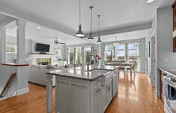519 PARK Avenue, LITTLE CHUTE, WI 54140-2029