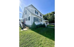 23 Bardsley St, Acushnet, MA 02743