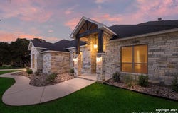 168 bobby lynn, Adkins, TX 78101