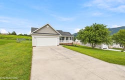 126 West Drive, LaFollette, TN 37766