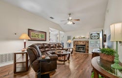 916 Moon Glow Dr, Leander, TX 78641