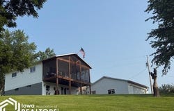 1353 Wilson Avenue, Brooklyn, IA 52211