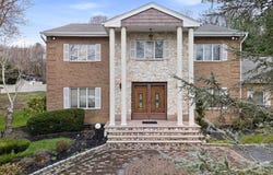 Dix Hills, NY 11746