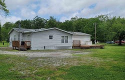 3614 S Hotze Road, Salem, IL 62881