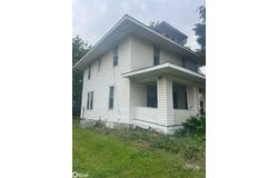 122 W 4th Street, Wellsburg, IA 50680