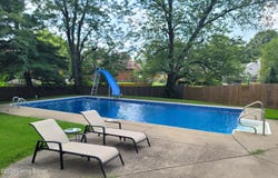 316 Old Towne Rd, Louisville, KY 40214