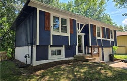 1615 SE Royal Street, Oak Grove, MO 64075