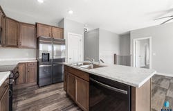 1805 E 71St St N, Sioux Falls, SD 57104