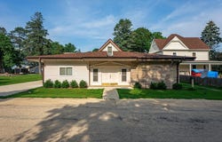 202 W DIVISION, HOLCOMB, IL 61043