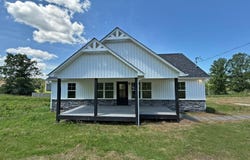 408 Glade Springs Rd, LaFollette, TN 37766