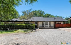 703 Stagecoach Trail, San Marcos, TX 78666