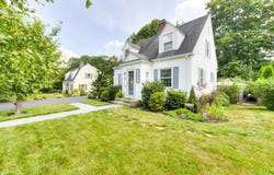 6 Stoneleigh Road, Worcester, MA 01606