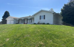 109 Hillside Dr, Hadar, NE 68701