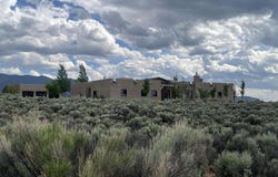 8 Golf Course Drive, Ranchos de Taos, NM 87557