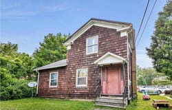 81 S Pleasant Street, Oberlin, OH 44074