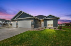 733 TAMBOUR Court, DE PERE, WI 54115