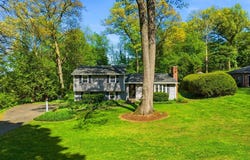 9 Meadowbrook Drive, Hadley, MA 01035