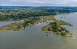 Carmines Island Road, Hayes, VA 23072