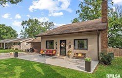 1924 CEDAR Street, Jacksonville, IL 62650