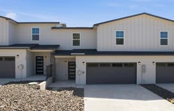 805 Fountain Blvd, Zillah, WA 98953