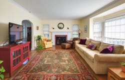 211 N 88th St, Wauwatosa, WI 53226