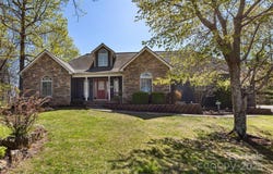 1340 Macedonia Road, Saluda, NC 28773