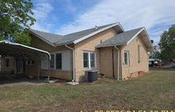 1311 Floydada St, Wellington, TX 79095