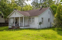 207 Thomas Sreet, Baxley, GA 31513