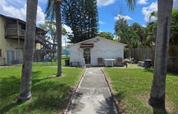 110 W SHELL POINT Road, RUSKIN, FL 33570