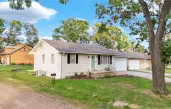12567 Crestview Drive, Warsaw, MO 65355