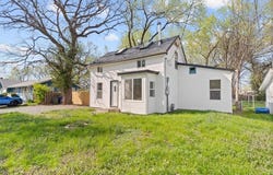 321 Maiden Lane, Lawrence, KS 66044