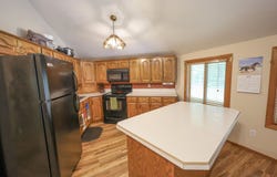 3421 SPUR Lane, SUAMICO, WI 54313