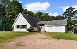 100 Carnation Dr., Andrews, SC 29510