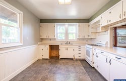 708 Hiatt St, Lebanon, OR 97355