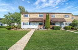 197 N Pointe Circle, Coram, NY 11727