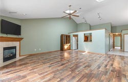 2812 Stratford Circle, Green, OH 44312