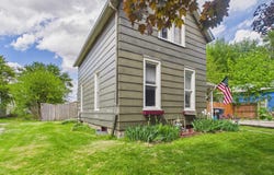 811 6th Avenue E, Oskaloosa, IA 52577