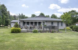 N68w29464 Hartling Rd, Hartland, WI 53029