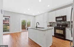 22011 BOX CAR Square, STERLING, VA 20166