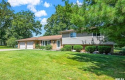 217 E LAKE SHORE Drive, Edelstein, IL 61526