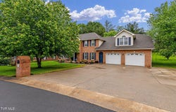 821 Regency Drive, Johnson City, TN 37604