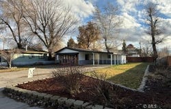 209 E 2nd St, Alturas, CA 96101