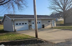 1808 8th Avenue, Belle Plaine, IA 52208