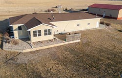 44453 262nd St, Canistota, SD 57012