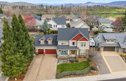 637 Oak Wood, Eagle Point, OR 97524