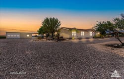 3855 E Busby Dr, Safford, AZ 85543